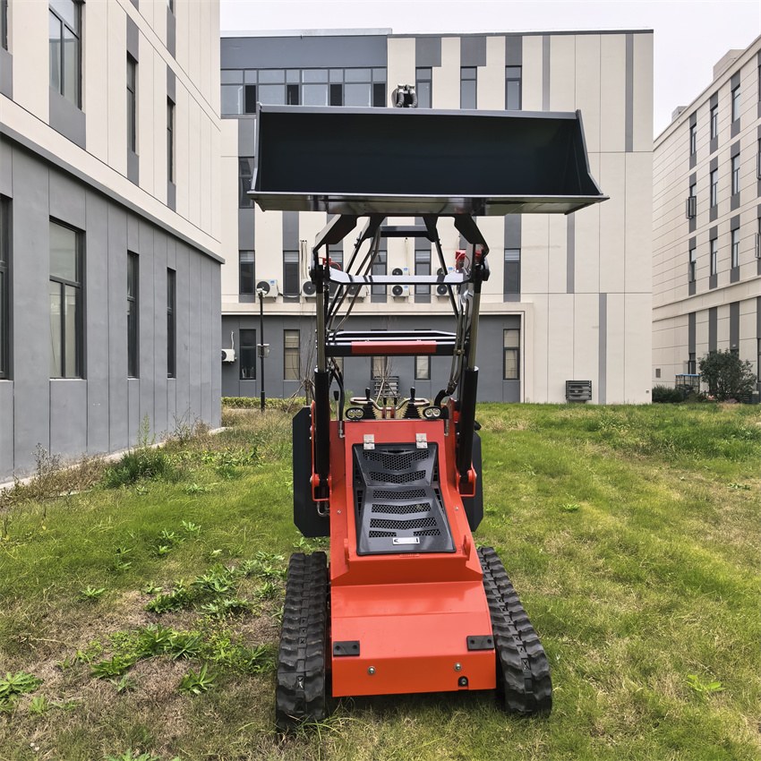 Kompakti liukuohjattu kuormaaja