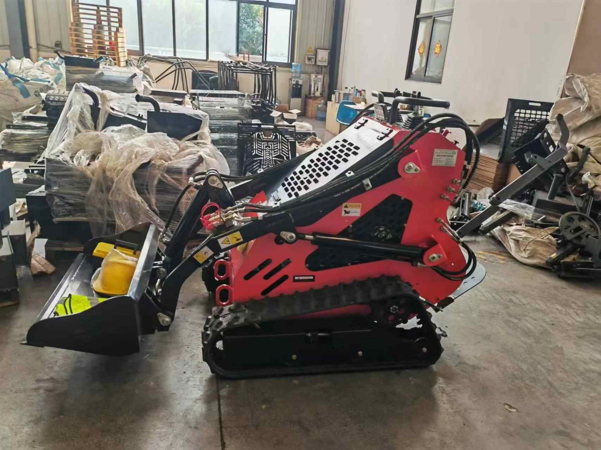 Cargadora compacta T360 de un cliente canadiense: ¡Enviada hoy! Cargadora compacta T360 de un cliente canadiense: ¡Enviada hoy!